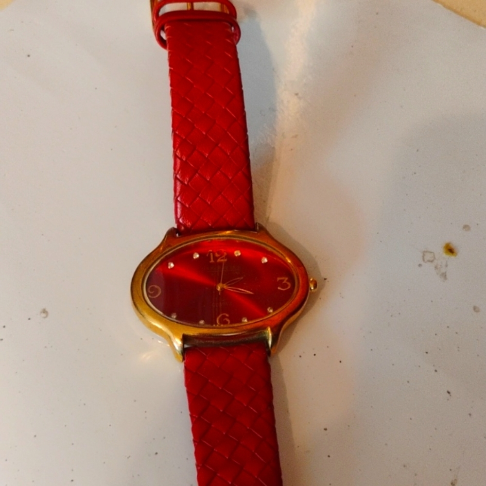 Beautiful Joan Rivers gold and red watch ⌚ with crystals